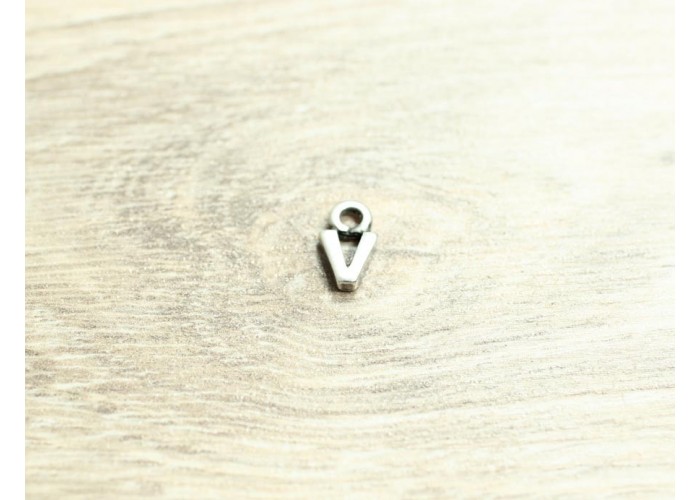 Colgante letra "V" 12mm