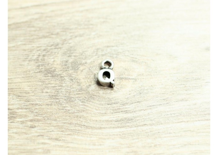 Colgante letra "Q" 12mm
