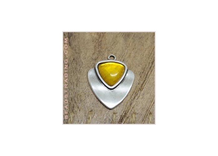 Colgante Resina Triangulo...