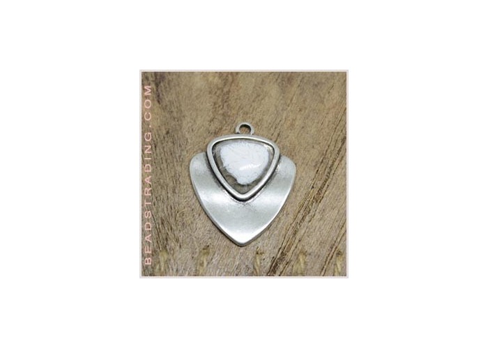 Colgante Resina Triangulo...