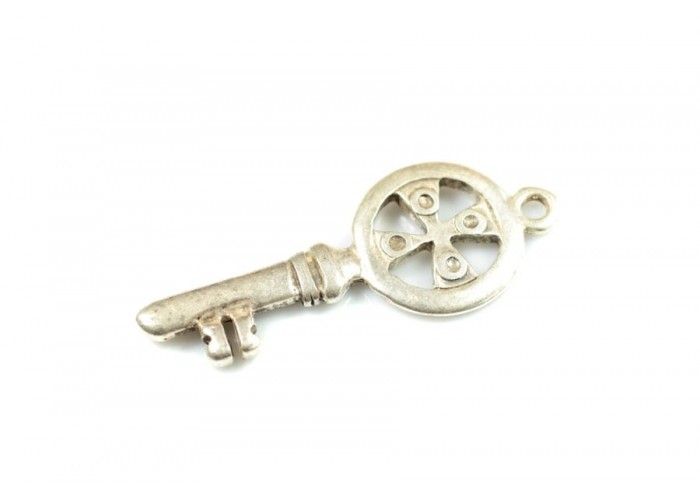 Colgante llave  con cruz