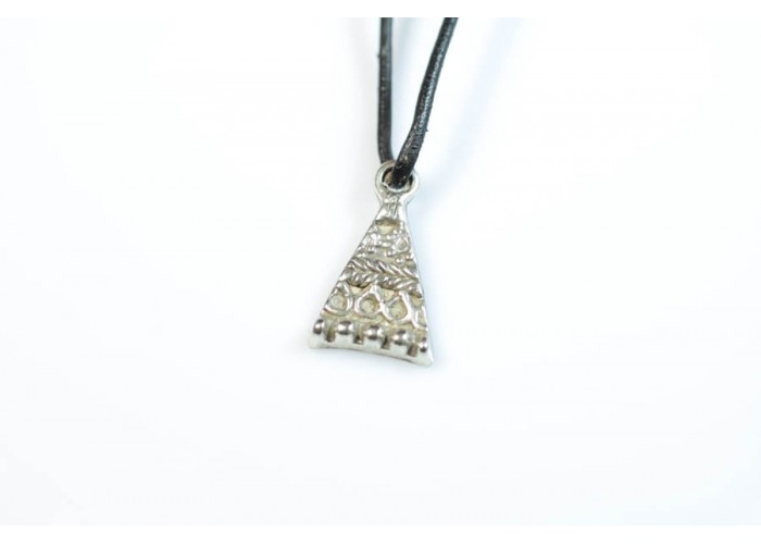 Colgante inca triangulo
