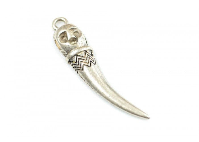 Colgante cuerno con cara