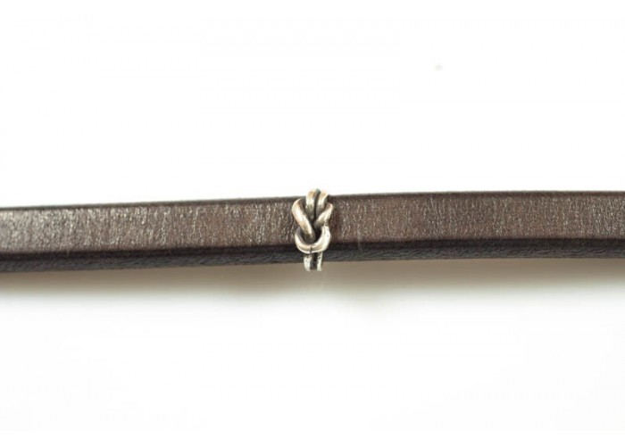 Entrepieza nudo regaliz...