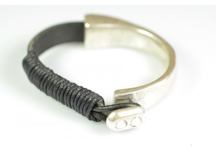 Pulsera media caña con 2...