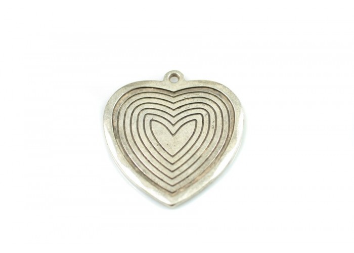 Colgante corazon delineado